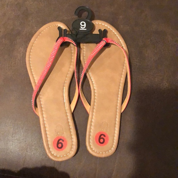 Sandles - Picture 1 of 4